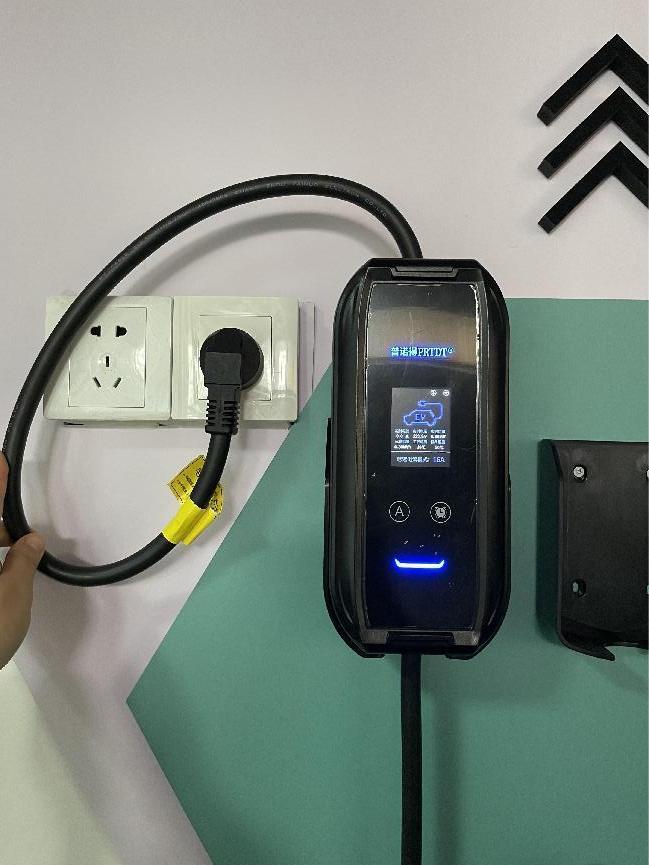 零跑c01便携式充电器多少功率,零跑c01快充电充到100可以吗