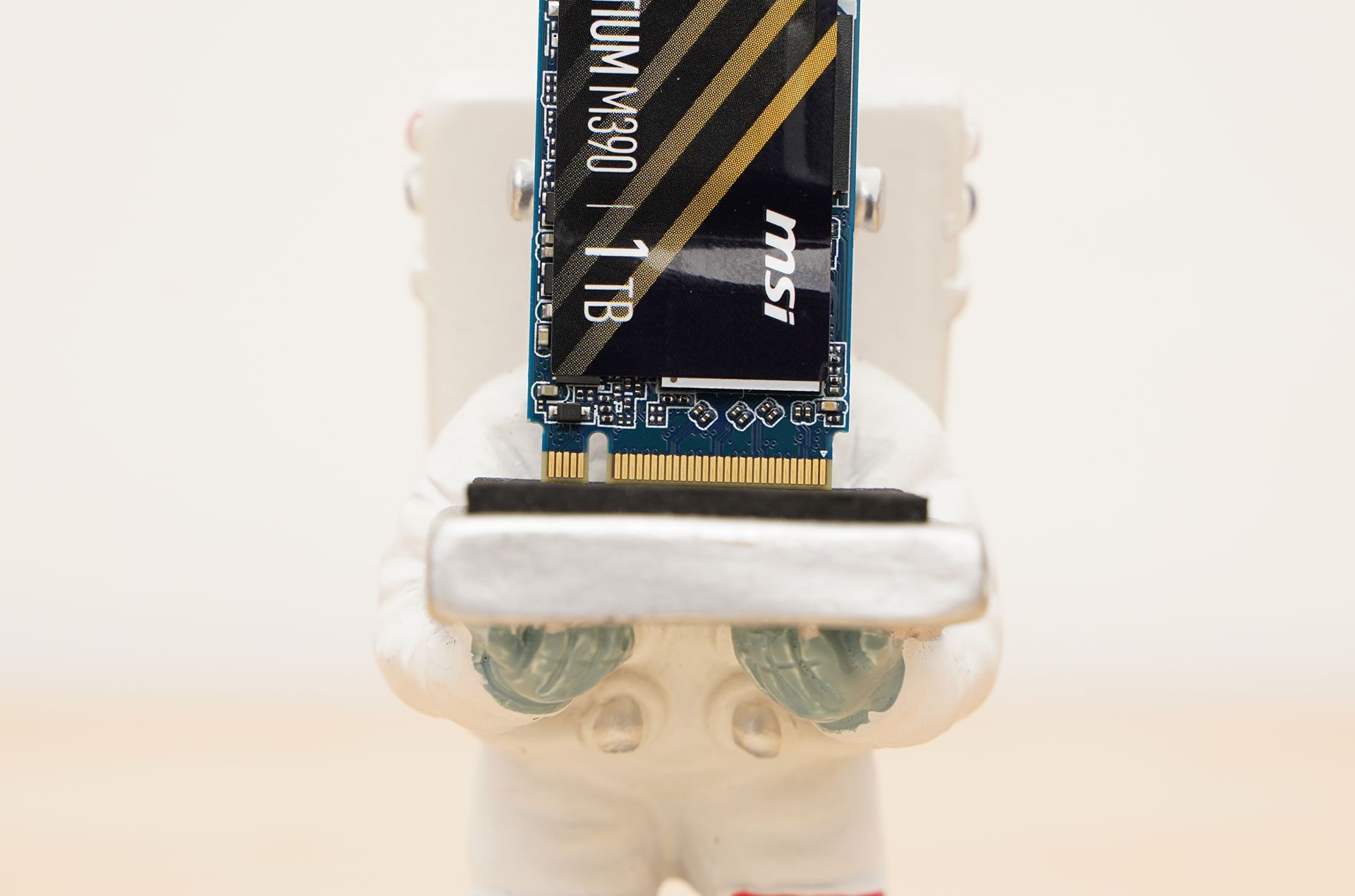 多大固态硬盘发挥最大性能,怎样提高pcie4.0固态硬盘的性能