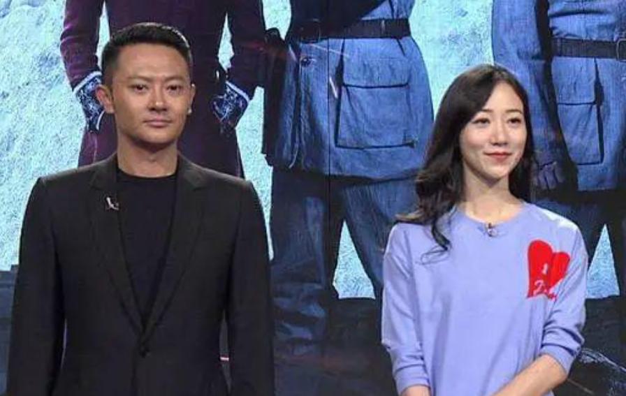 印小天泰国街头热舞，舞姿夸张表情抚媚引争议，精神状态惹人担心