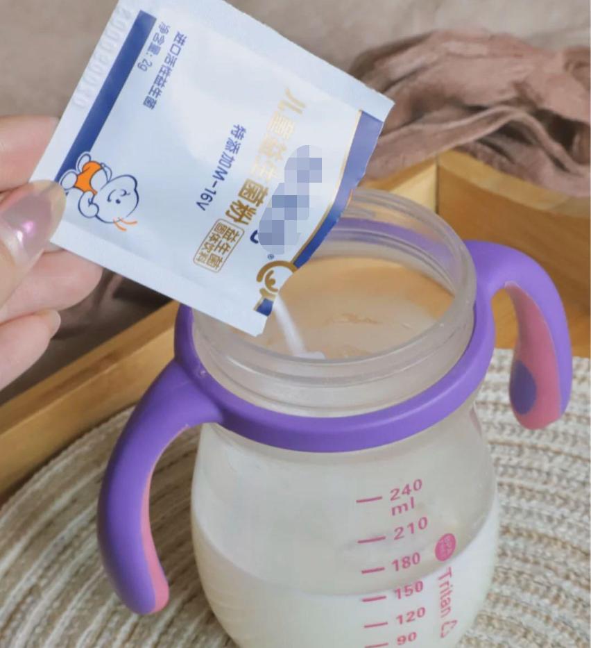 宝宝喝奶粉拉屎便秘,喝母乳便秘喝奶粉正常