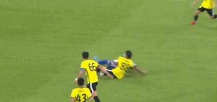 中国足球骂裁判之名场面,中国足球现场骂裁判