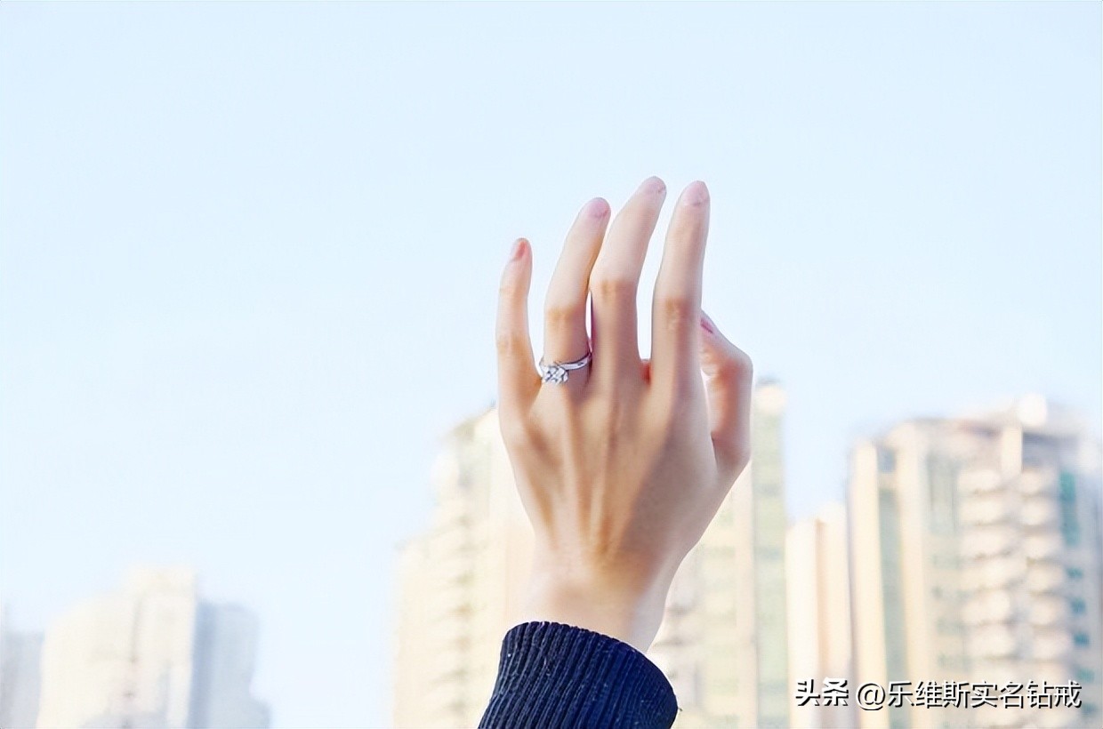 结婚戒指戴在哪个手指比较好,结婚戒指戴哪个手指是正确的