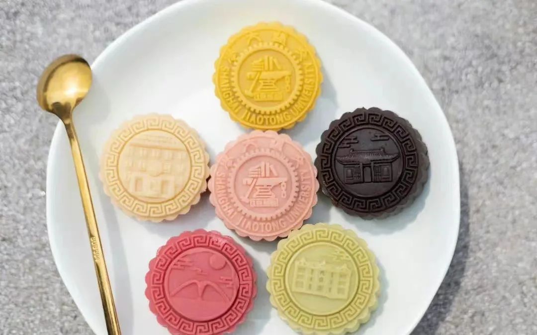 上海高校月饼新鲜出炉,上海哪个大学月饼最好吃