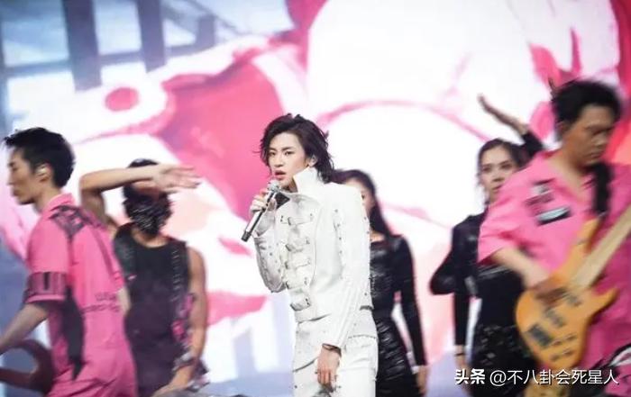 张韶涵现场完整版汪峰评价,张韶涵演唱会上座率合肥