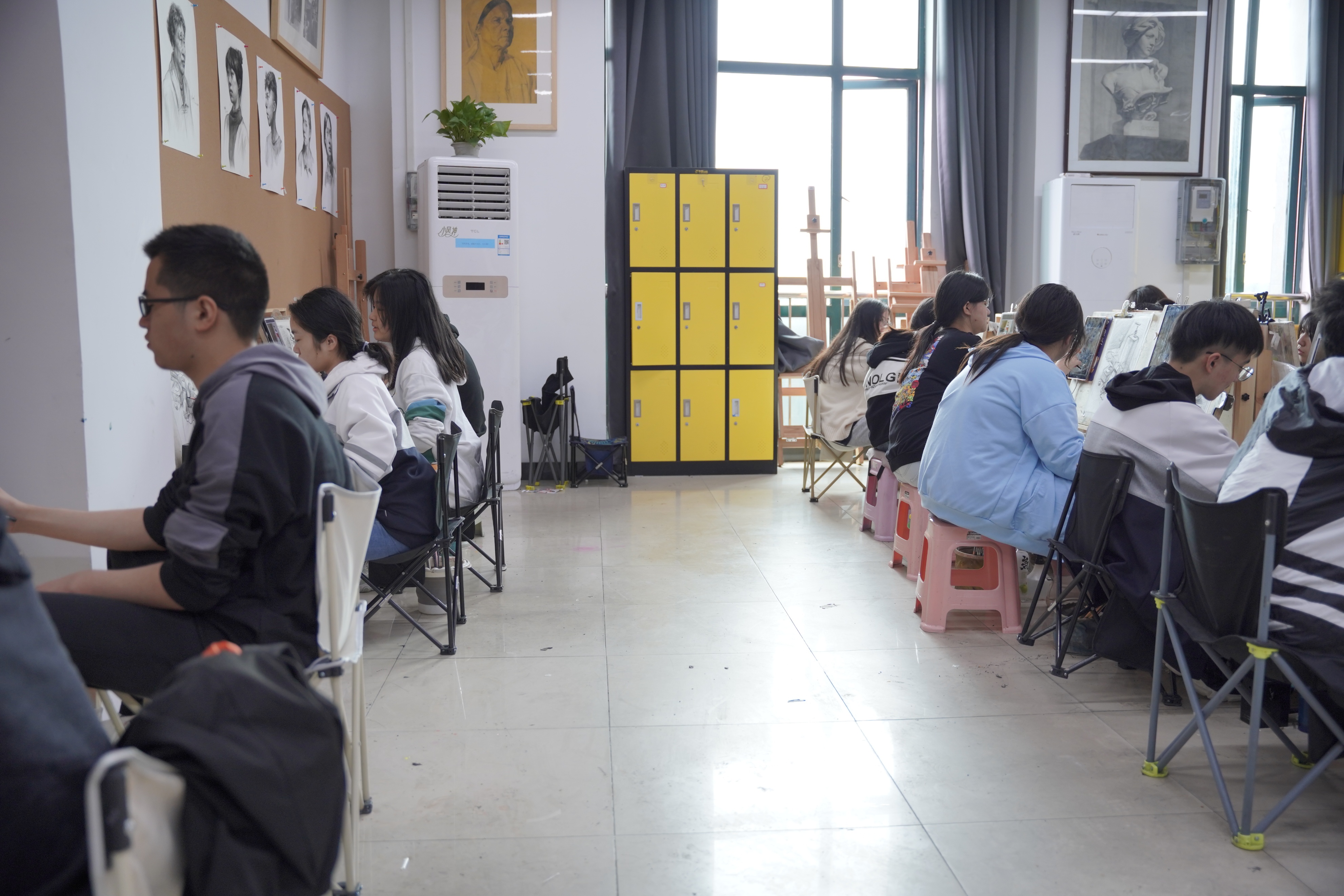 维佳001画室学费,维佳001画室招聘