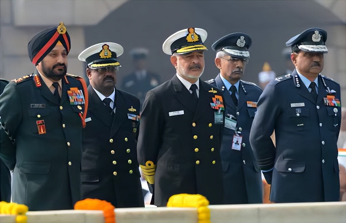 1美元就能买航母？印度相信了，被俄罗斯狂坑30亿，想退货没门