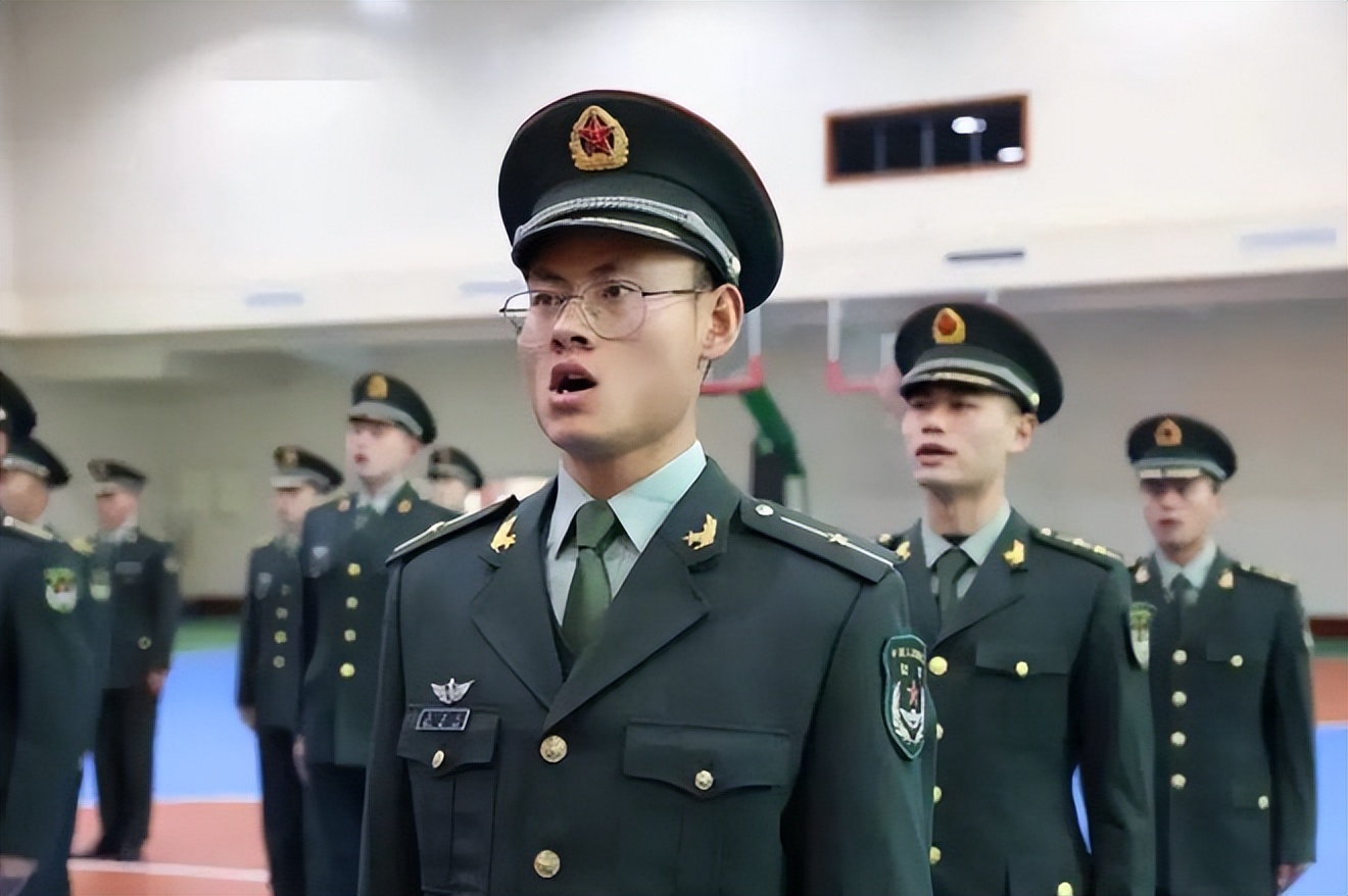 考军校毕业后至少几年能当将军,考上军校最快几年能当上军官