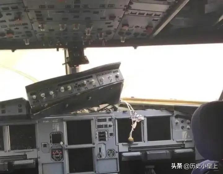 川航8633事件后,副驾驶治疗期间,与女航医恋爱,2022年举办婚礼