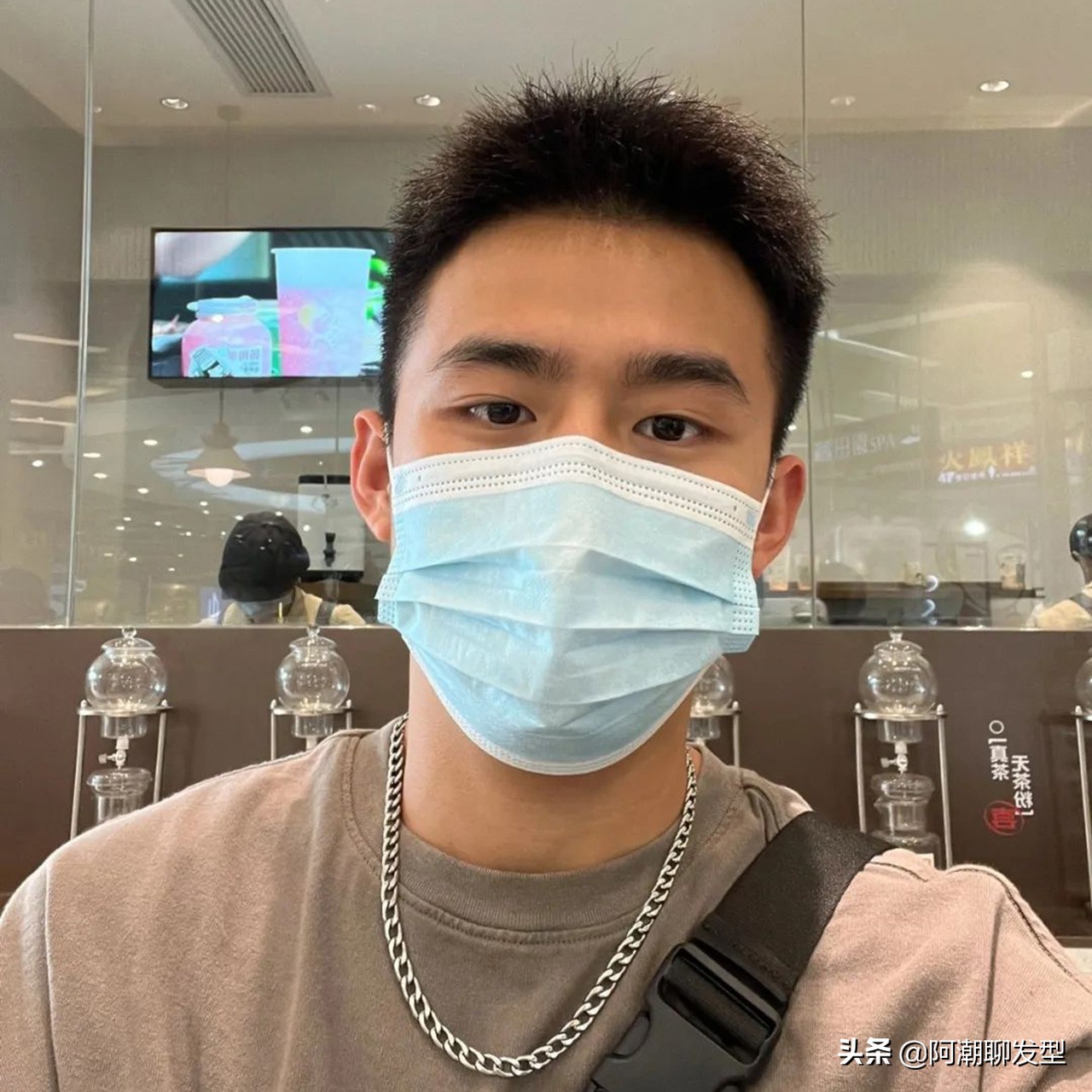 油腻背头男发型,韩版发型男生背头怎么剪