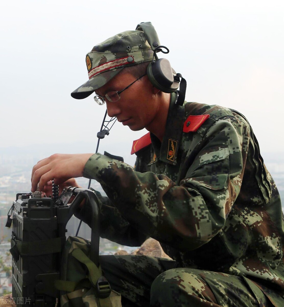 通信专业到部队当兵,孩子大专去当兵有前途吗