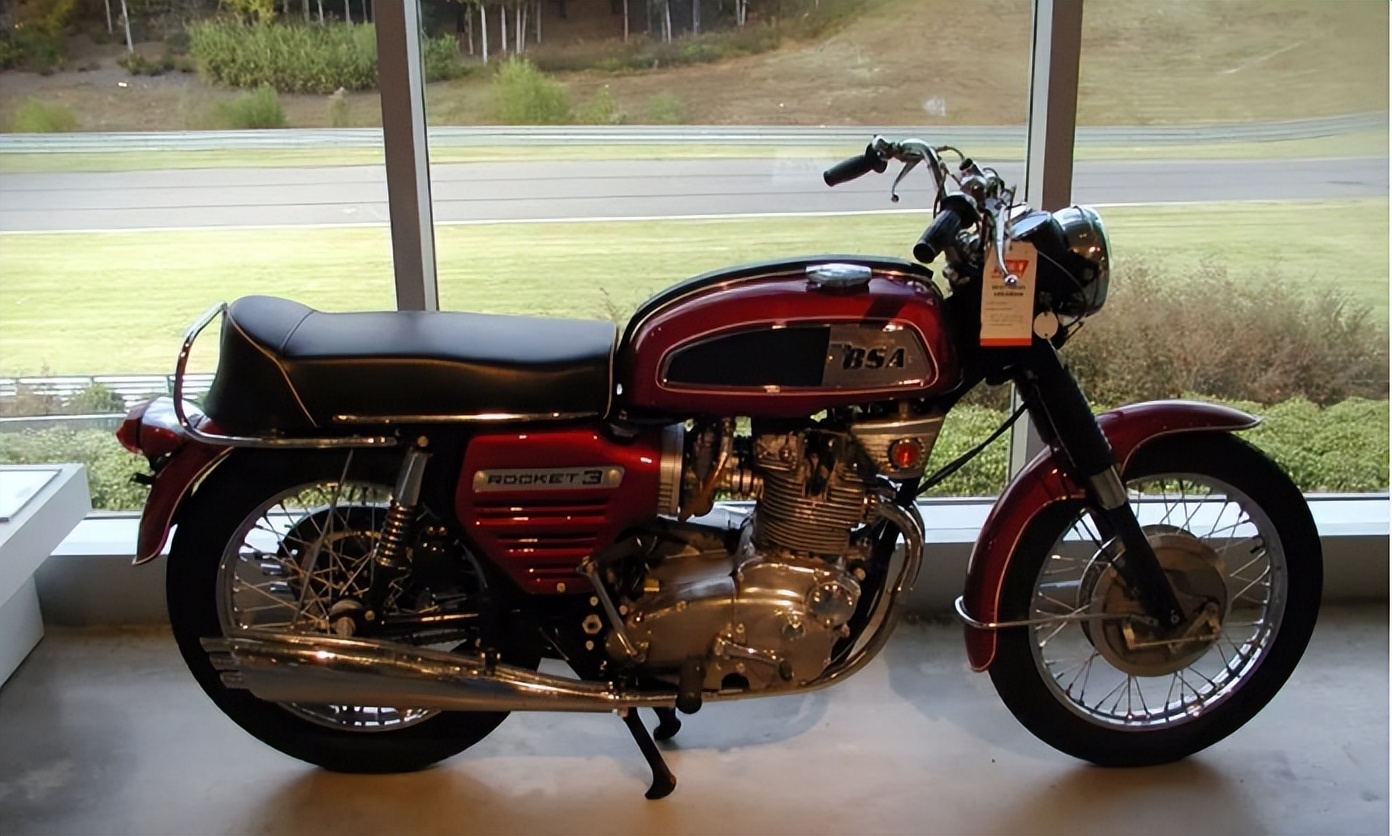 凯旋火箭3优缺点,火箭凯旋3新款试驾