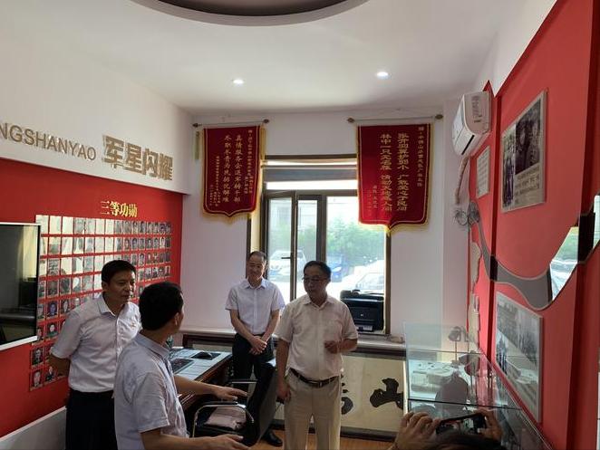 老人生日宴上儿女听完立刻报警,91岁的老人忽然说胡话