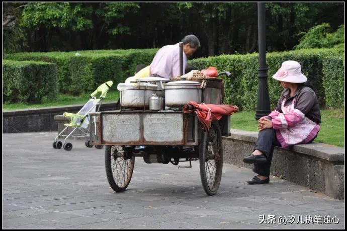 鐢靛姩涓夎疆杞︽憜鎽婂崠鏃╅,鍗栨棭椁愮殑涓夎疆杞﹀灏戦挶