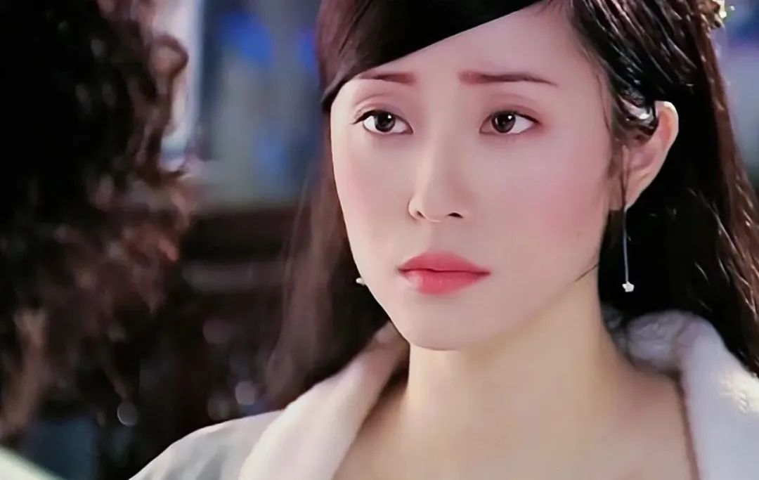 56岁陈法蓉近况曝光，两次被指插足，恋爱被骗2.8亿元，差点抑郁自杀：别劝我结婚！