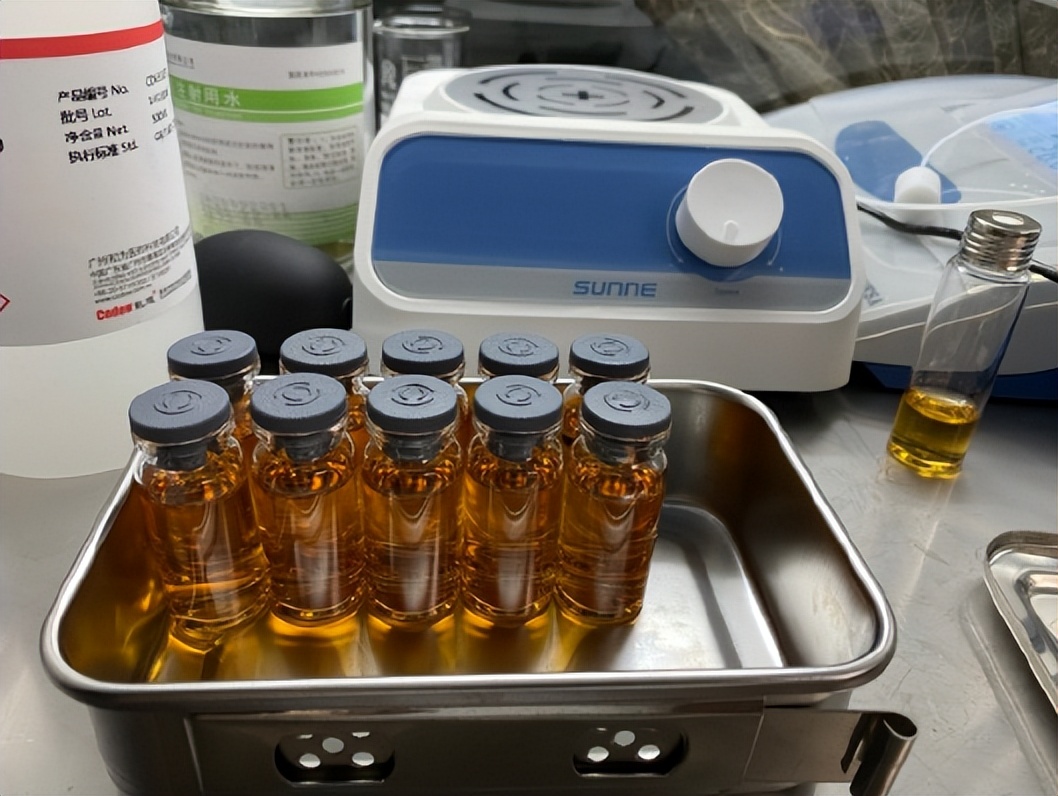 云南高中父亲研制药救儿子,父亲自学制药救治绝症儿子