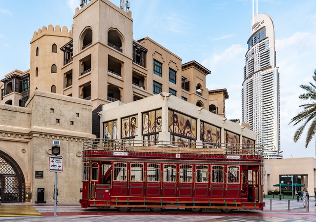 卡塔尔花2000亿打造城市,卡塔尔花了2000亿美元吗