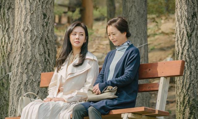 我怀孕在家养胎，大嫂流产没满月执意来看我，婆婆怒：没安好心