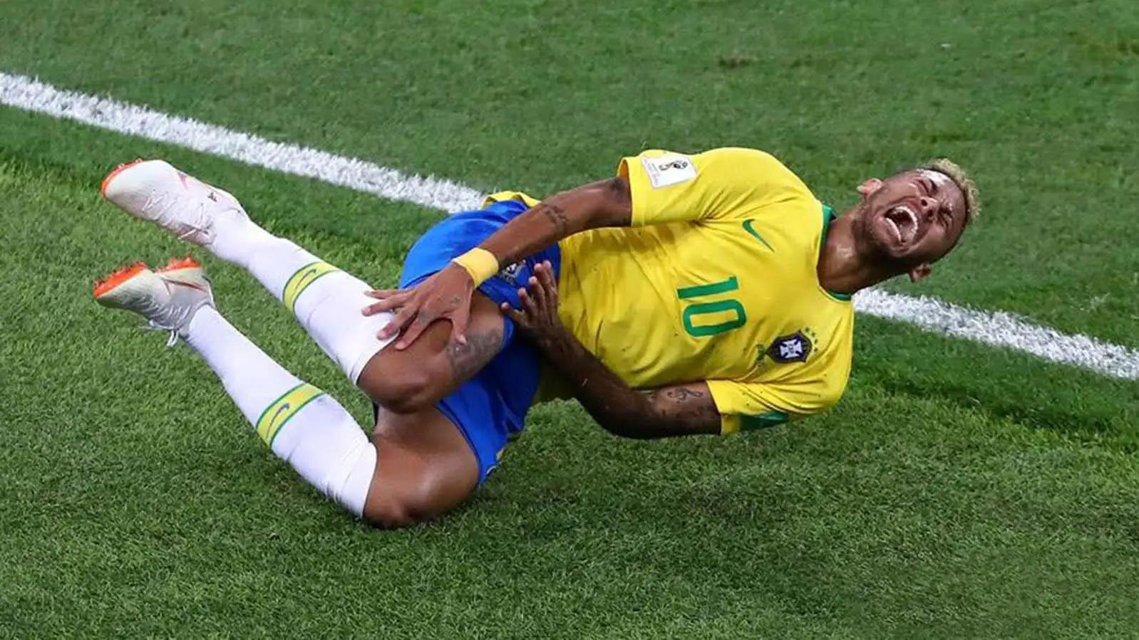 内马尔夸张演技,内马尔假摔自作自受