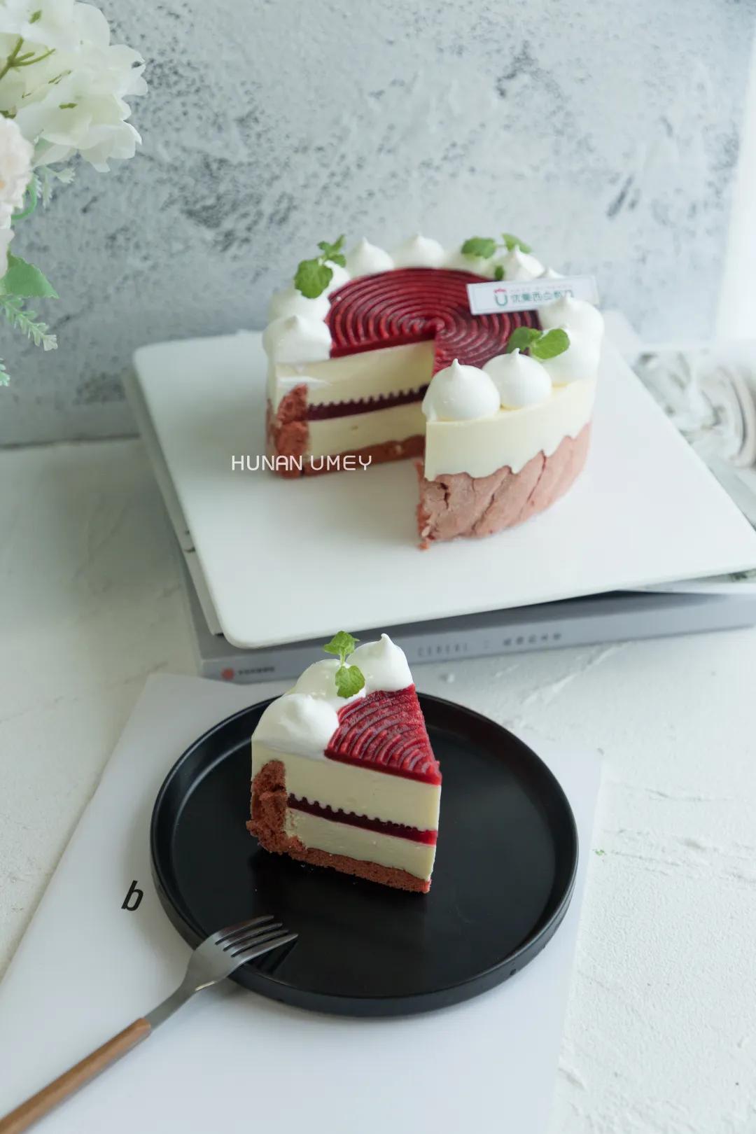 夏洛特公主蛋糕,草莓夏洛特慕斯蛋糕