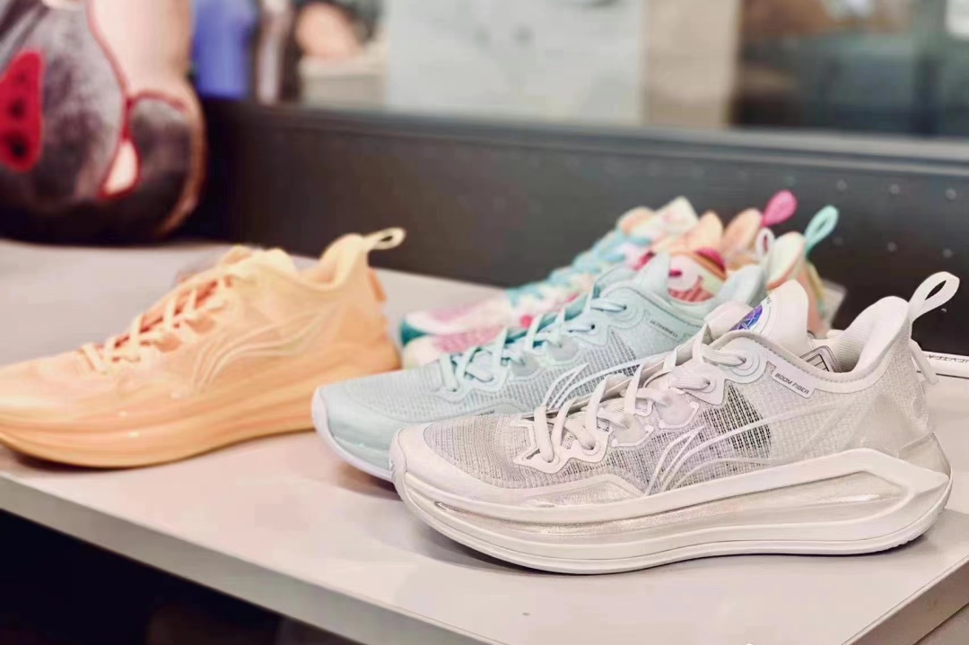 fog联名adidas灰白脚感,球鞋趣事