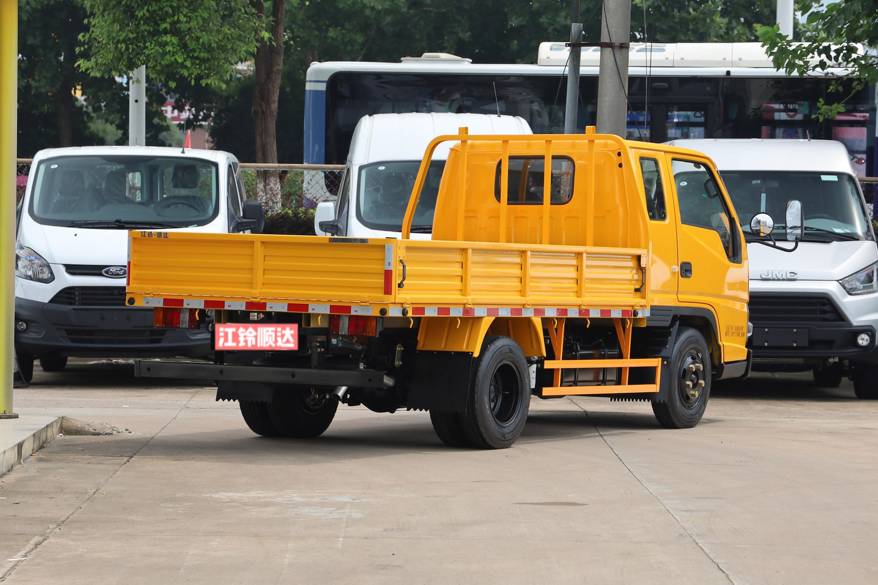 江铃宝典货箱尺寸多少,江铃凯运货箱尺寸