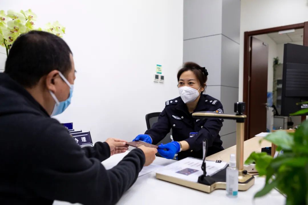 别慌别急打110报警,不是说有事就找警察吗