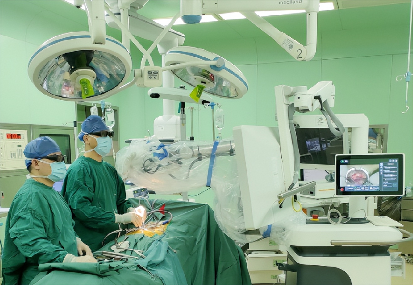 骨科看腰背痛做什么检查,腰背疼骨科检查没问题应该怎么办