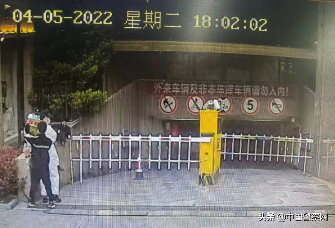 热心群众送物资警民一心同抗疫,抗疫一线党旗红勠力同心战疫情