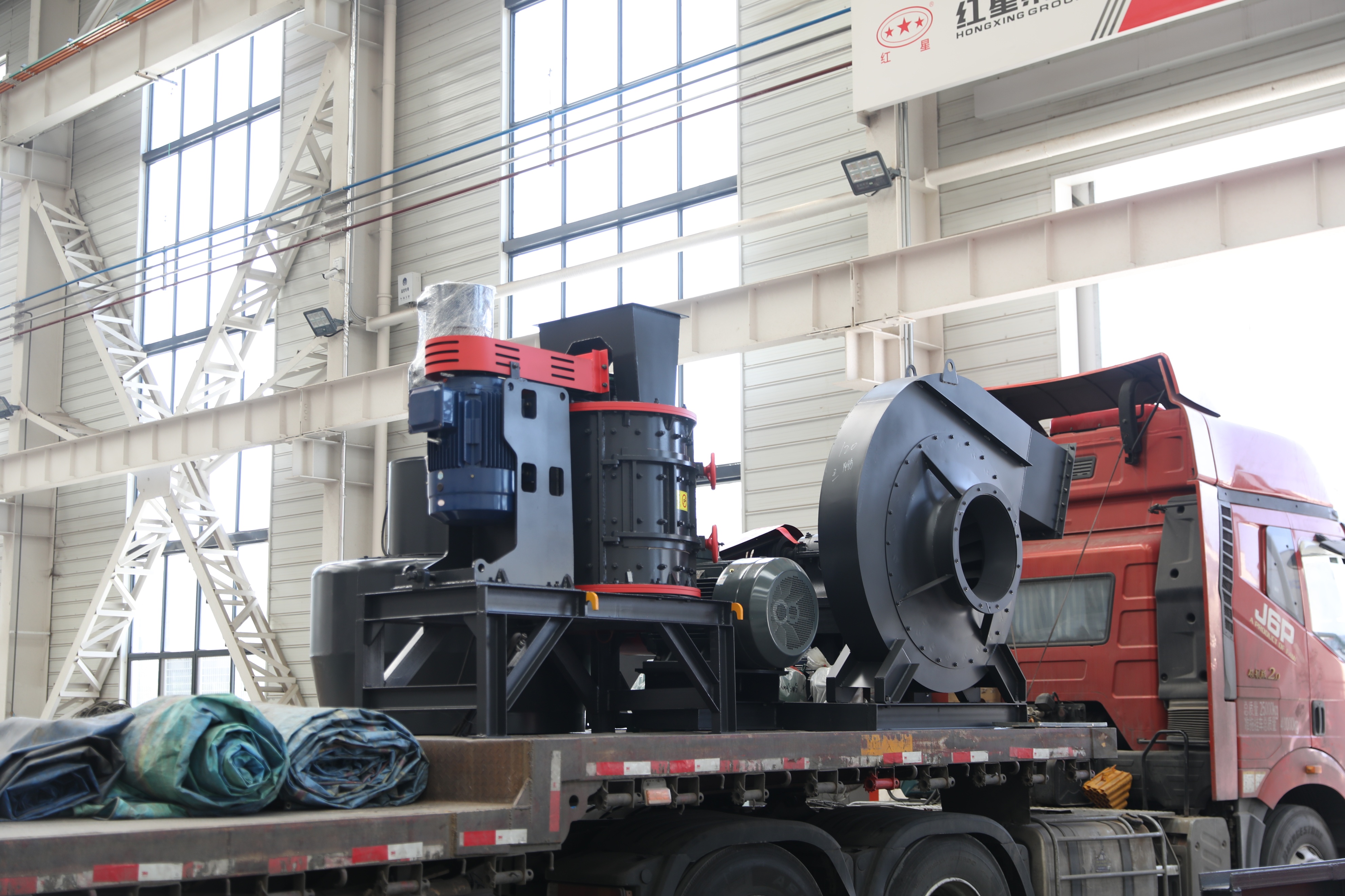 红星新型环保碎石机,大型商用磨粉机全自动一体