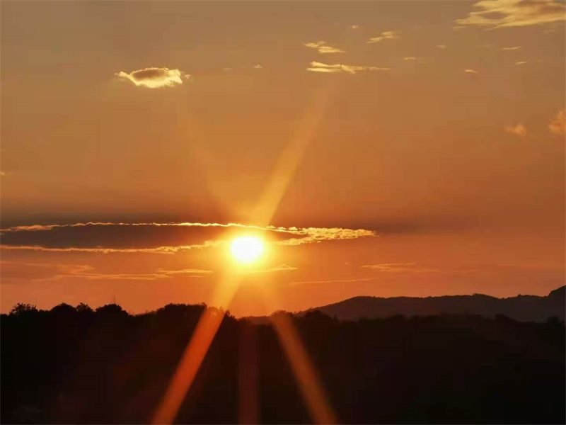 浜戝闆北瑙傛櫙绮惧搧瀹㈡爤,浜戝姘戝