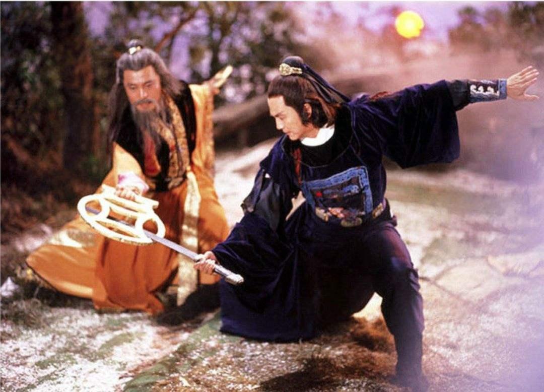 古龙写刀金庸写剑,古龙梁羽生金庸哪个好看