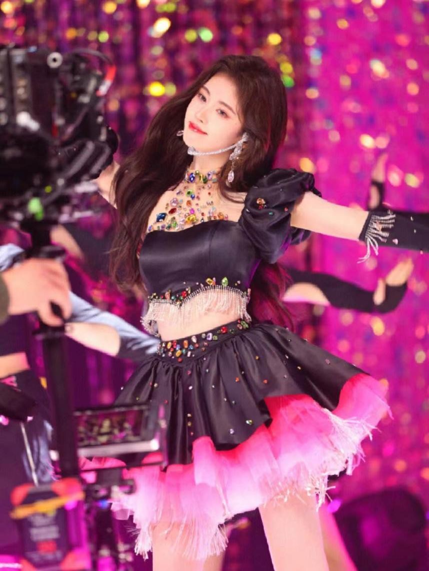 鞠婧祎赵丽颖角色混剪,鞠婧祎和赵丽颖的合拍视频