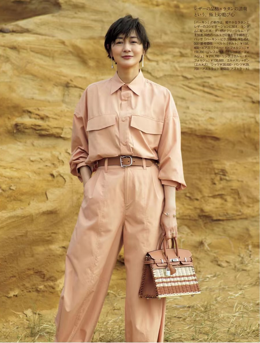 冬季的配色穿搭让你轻松提升气质,搭配推荐简约出挑的柔和色系穿搭