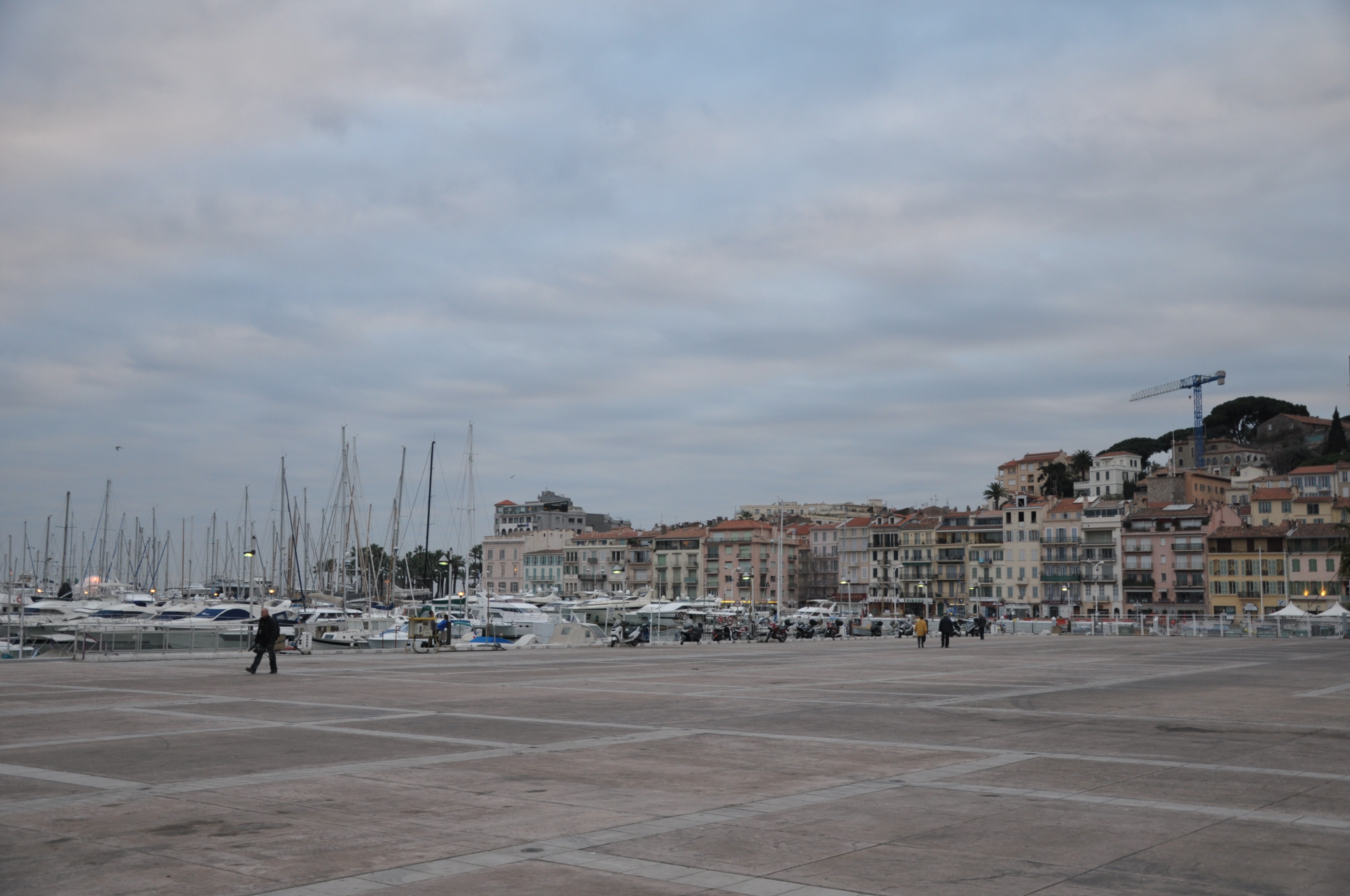 戛纳小城,戛纳电影节出现美丽的风景线