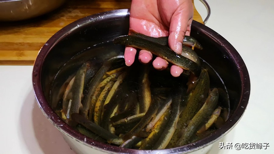 泥鳅怎么吃补钙效果好,八月的泥鳅的营养
