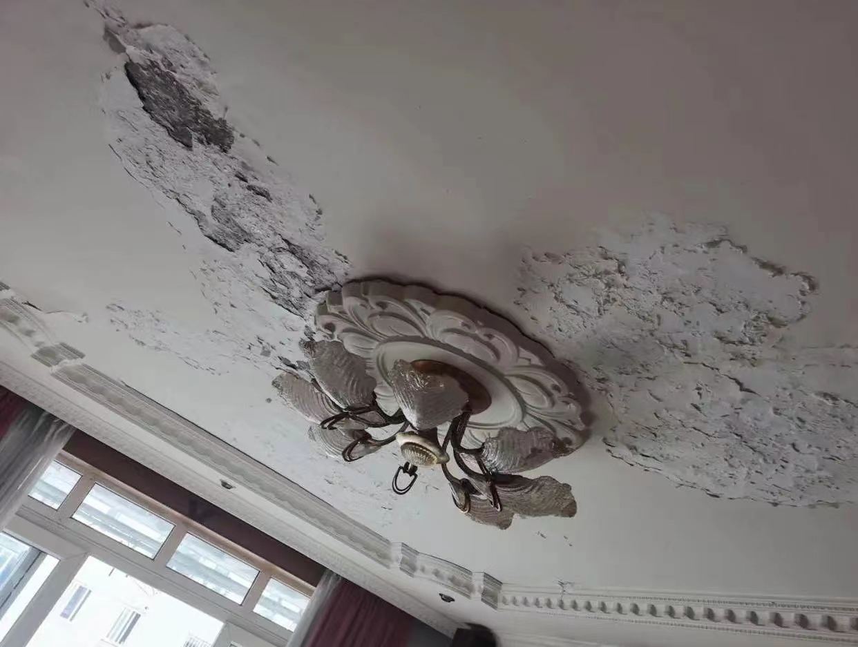 屋顶漏水最彻底的解决办法,屋顶漏水一个视频教你如何省钱