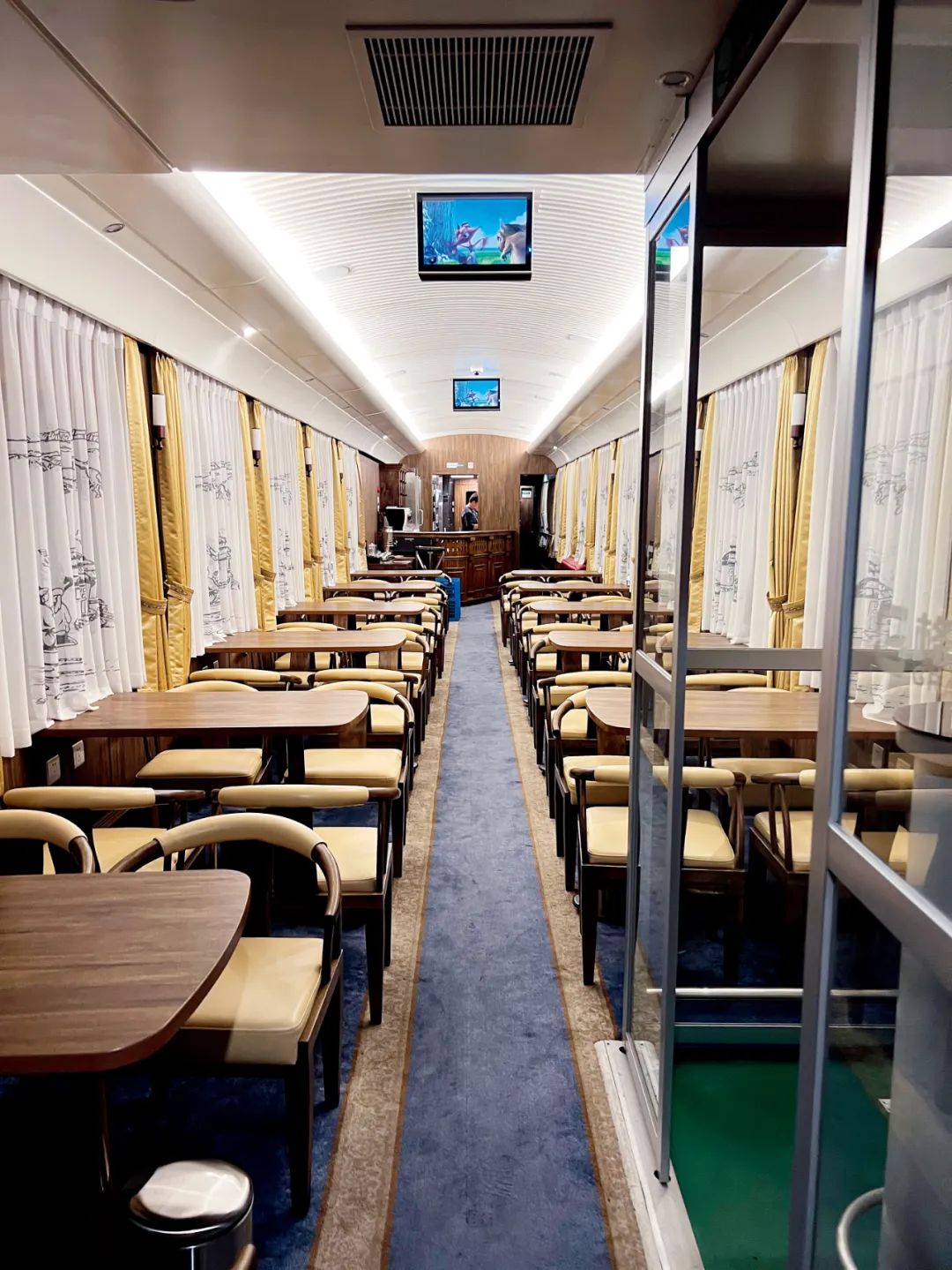 豪华版列车,豪华列车票价是多少