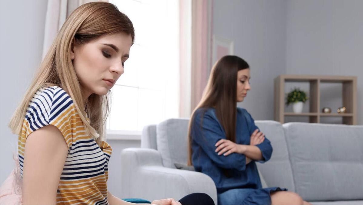 58岁阿姨：晚年花一万给自己买了一件旗袍，却被儿媳嘲笑，有错？