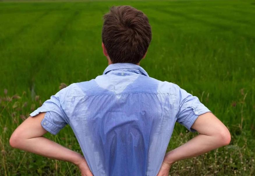 6种出汗暗示身体有大问题,4个部位出汗或暗示身体出问题了