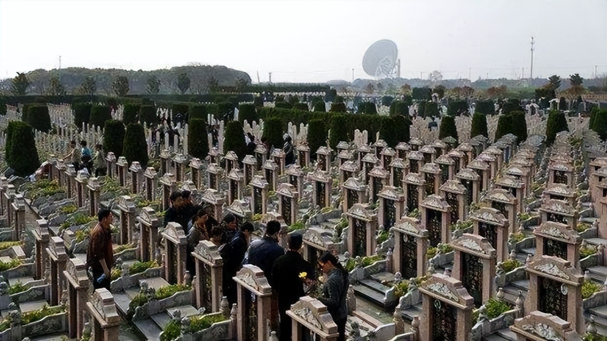 住宅小区当墓地放骨灰盒,住宅小区放骨灰盒改变了房屋性质