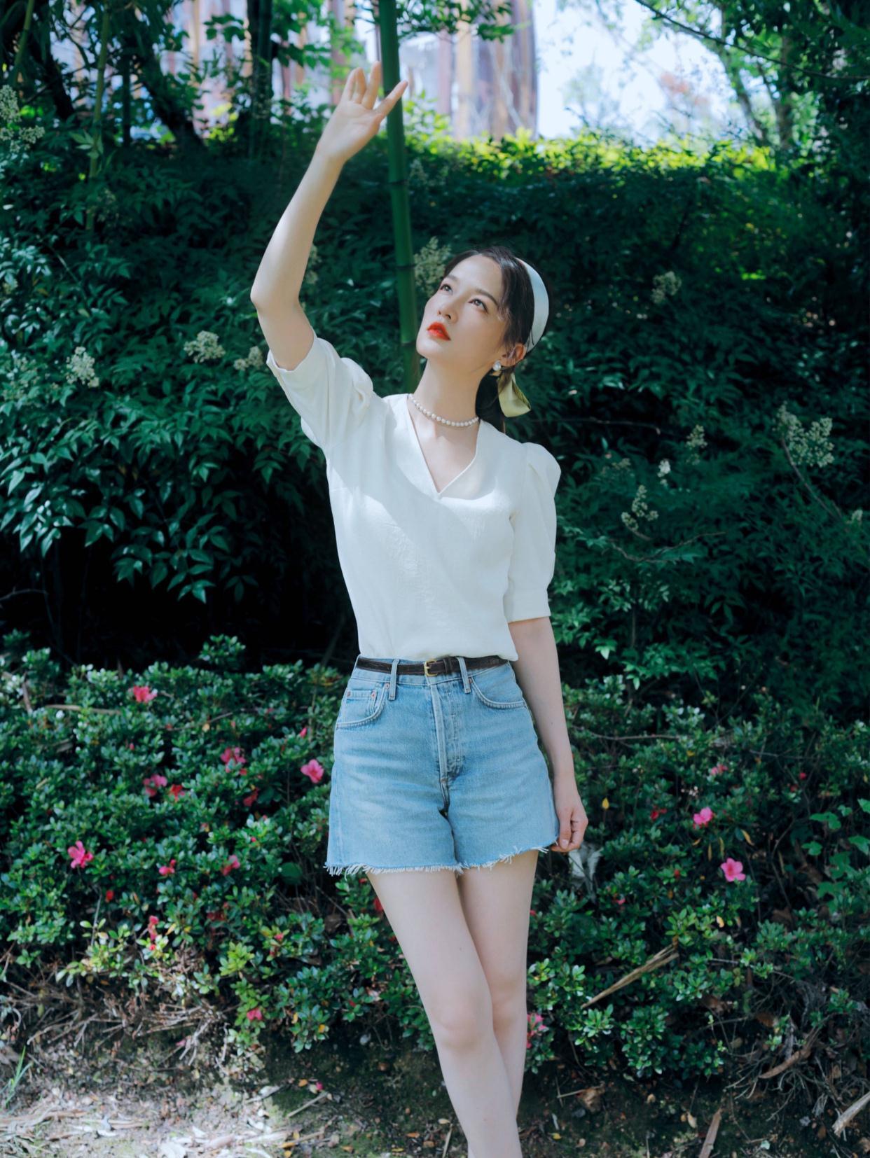 李沁最新私服穿搭图片,李沁惊艳的红装