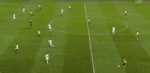 c罗连场破门曼联逆转取胜,c罗连进三球翻盘巴塞罗那