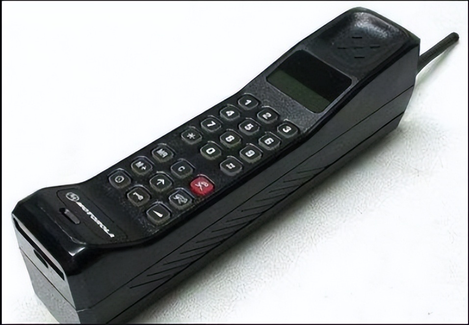 手机在未来的进化史,手机发展50年从砖头到口袋电脑