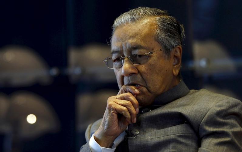 97岁的马来西亚前总理马哈蒂尔骂81岁的美国总统拜登无能