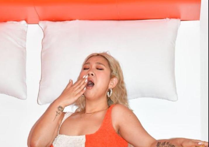 郑欣宜穿大码裙减肥,郑欣宜大秀身材