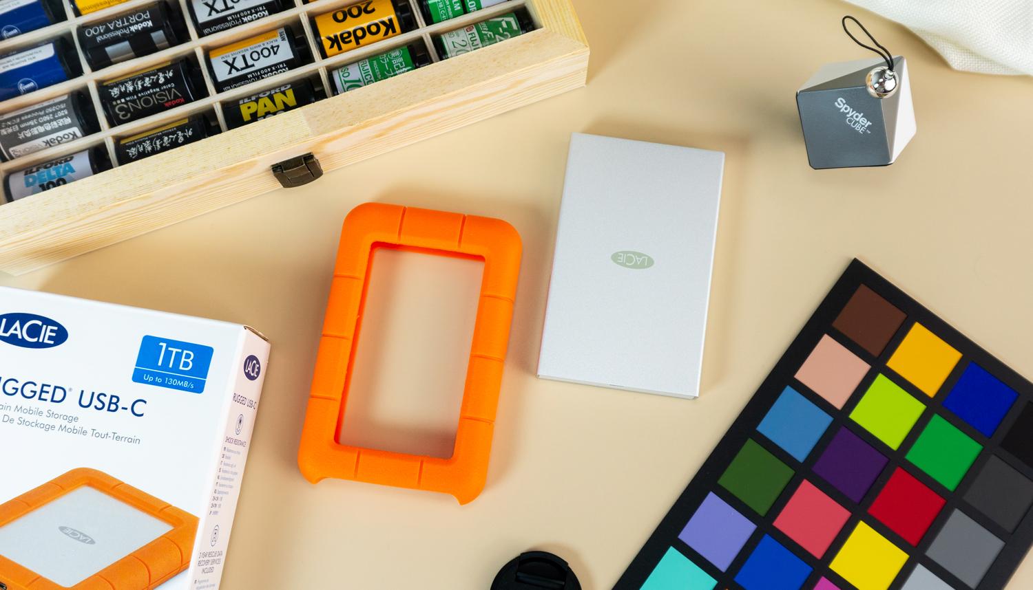 一个视频初学者的设备都有啥？2K显示器+存储工具+拓展坞+SD卡