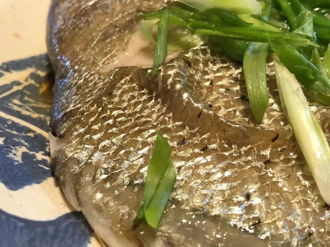 潮爸家4月3日午餐记录，品尝湛江美味海鱼，清蒸鸡笼鲳