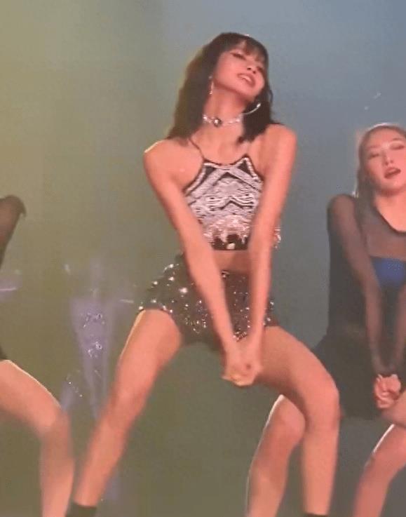 Lisa全裸疯马秀，6次脱衣尺度惊人！