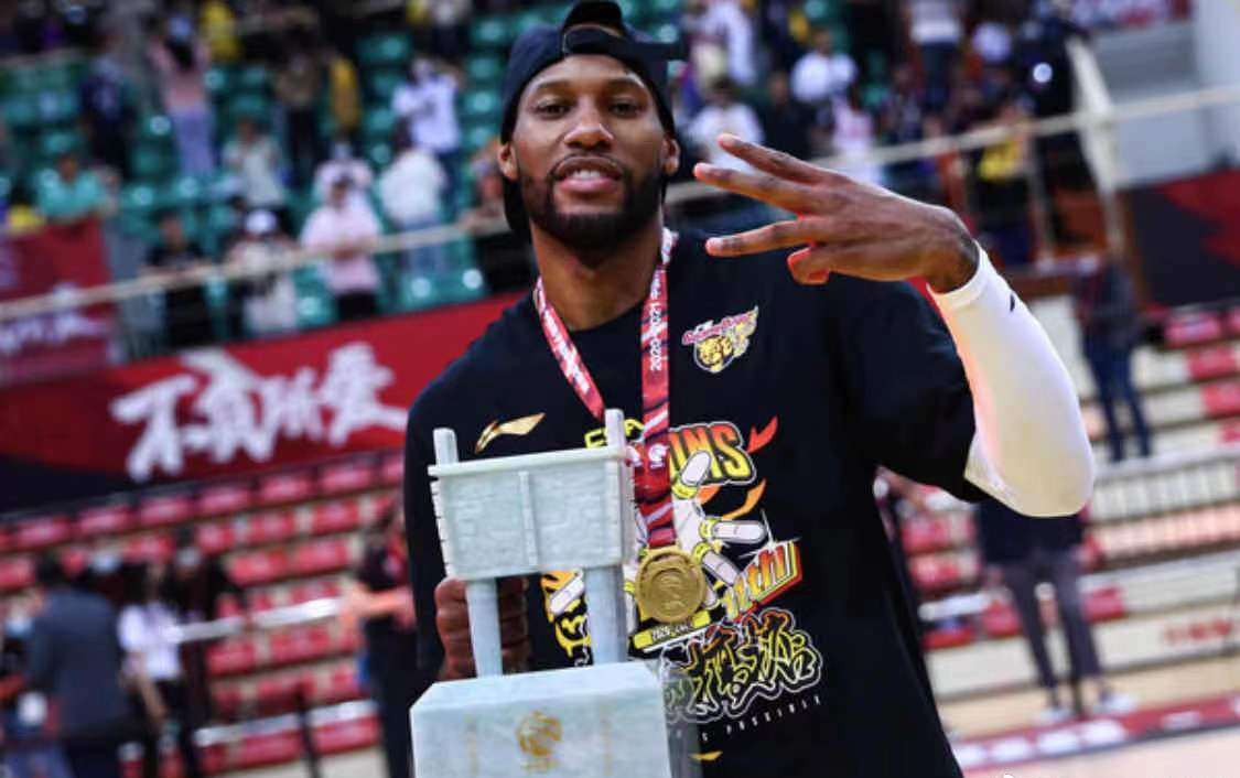 杜锋谈周鹏威姆斯离队,赵睿周鹏威姆斯离队