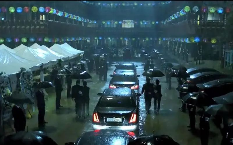 韩国黑帮电影巅峰之作新世界,韩国暴力美学的巅峰之作